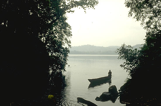 Barombi  Mbo Kratersee